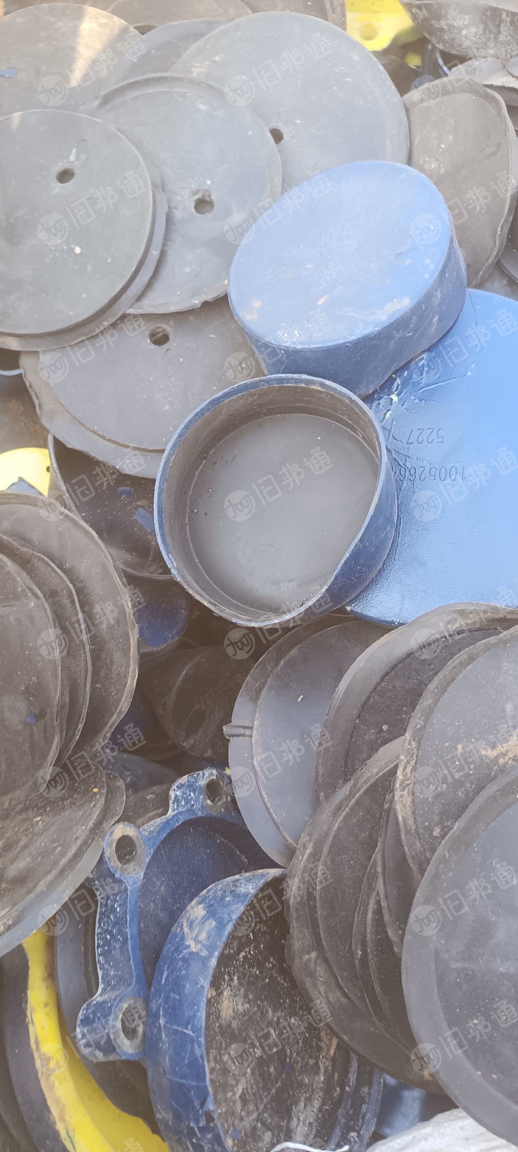 出售机械厂下来的TPR、TPE废料，部分带有油漆，现货20货，月供10来吨，可寄样看货