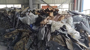 出售黑色家具木纹纸废料