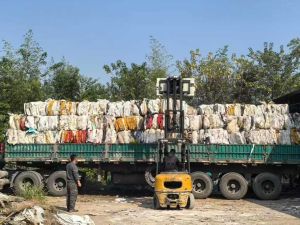 便宜处理一批纸袋包，没时间挑选   半卖半送