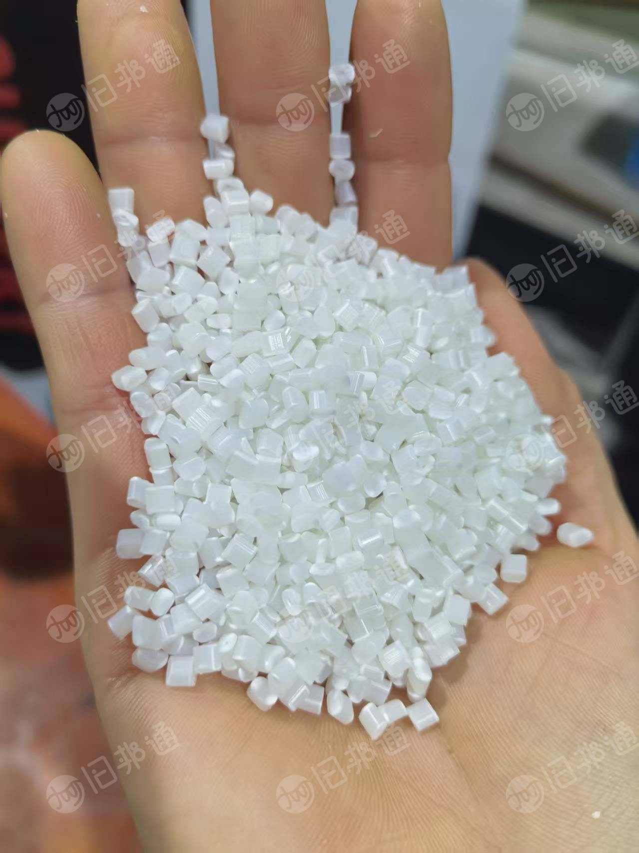 出售ABS光伏板颗粒，有一级二级料