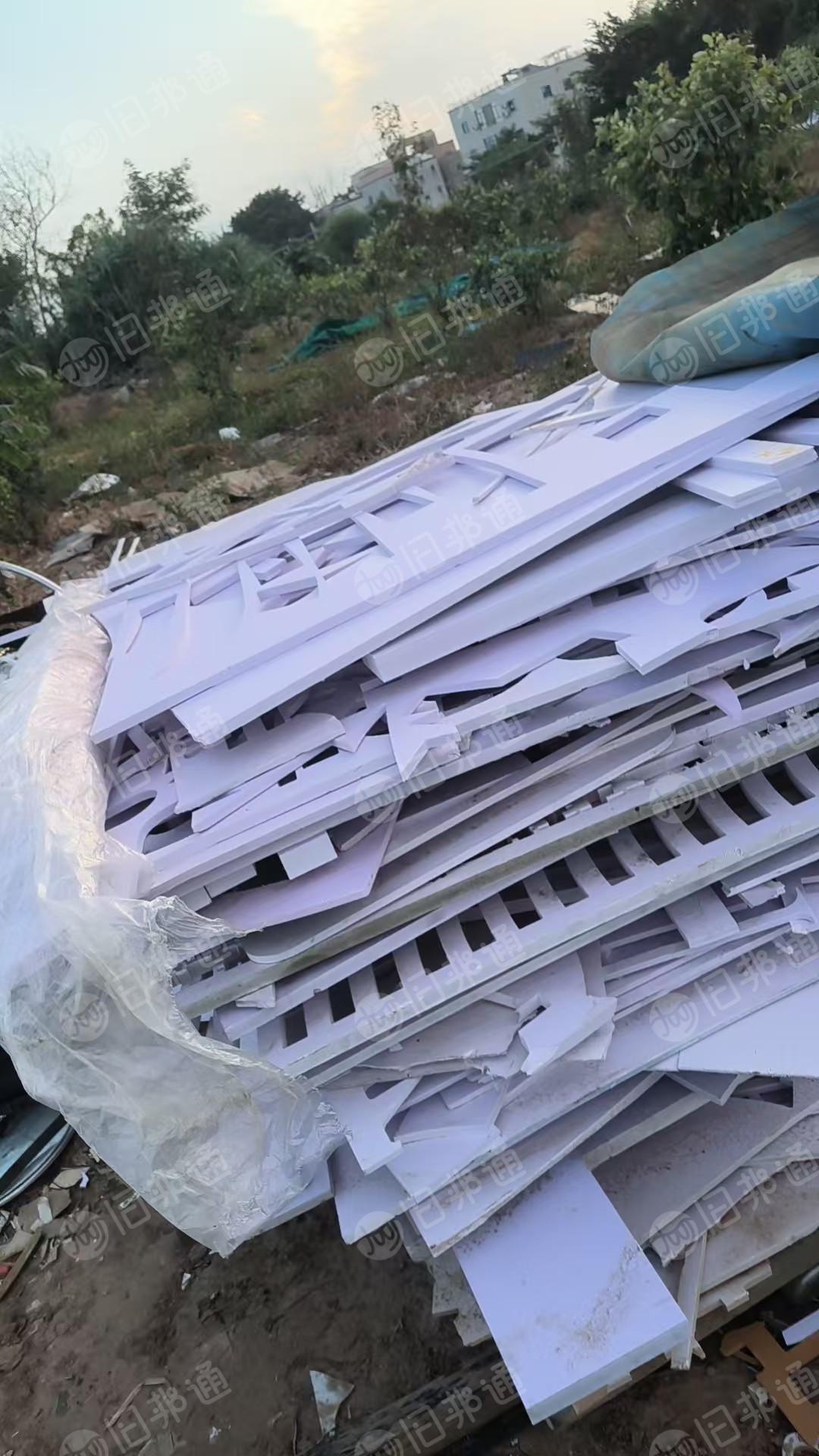 出售PVC发泡板废料，月供2/3吨