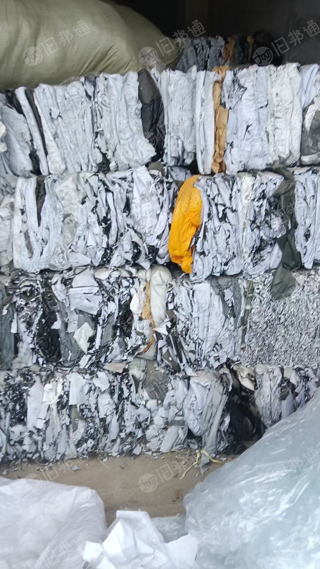 长期出售pvc胶水膜废料，现货13米一挂车