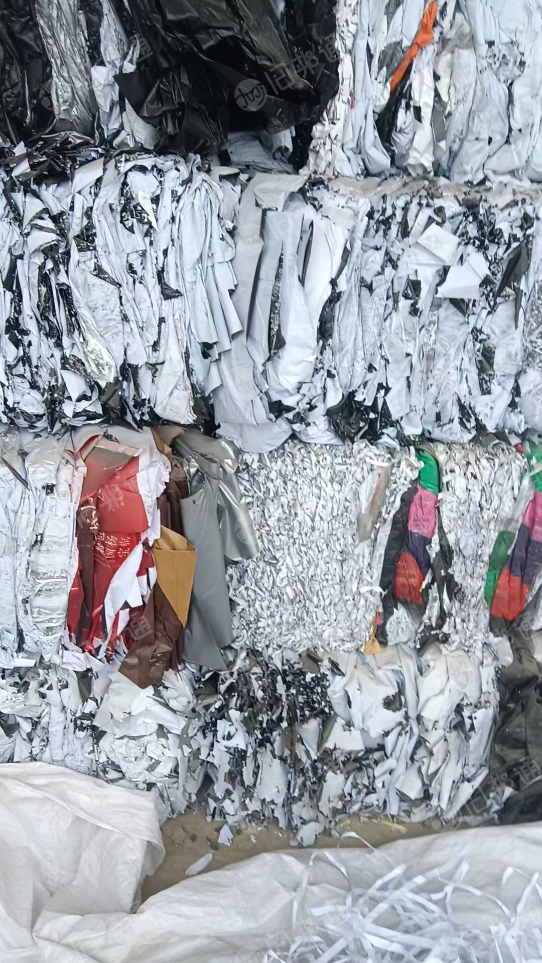 长期出售pvc胶水膜废料，现货13米一挂车