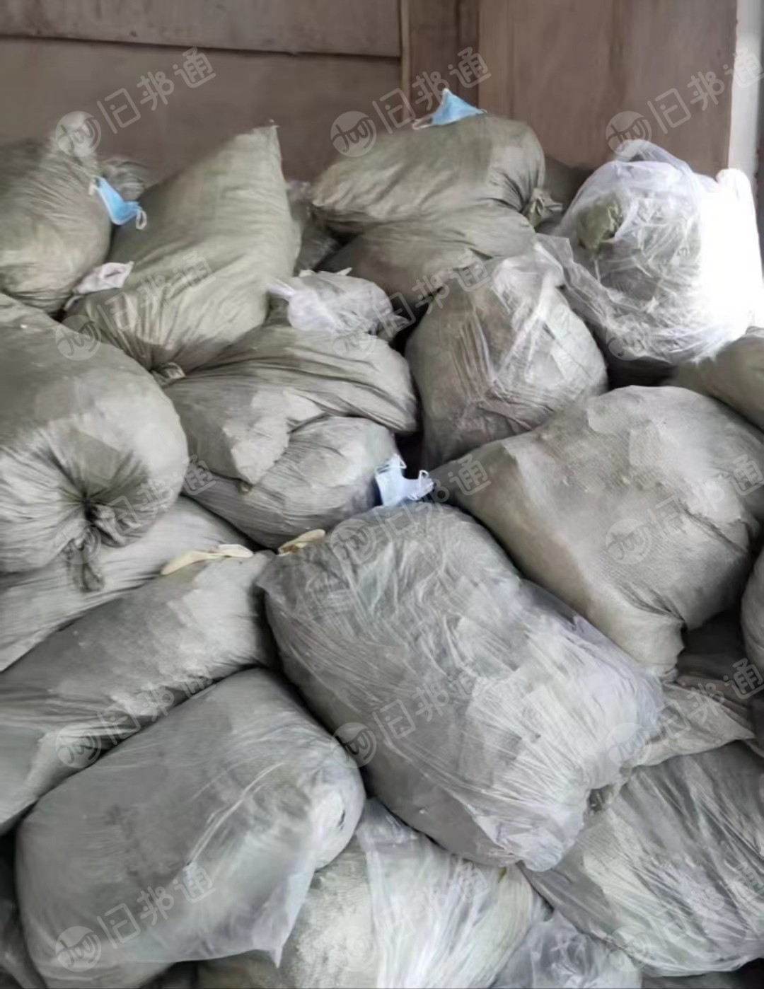 出售铝塑膜废料，边角料占比30%左右，含铝53左右，现货10多吨