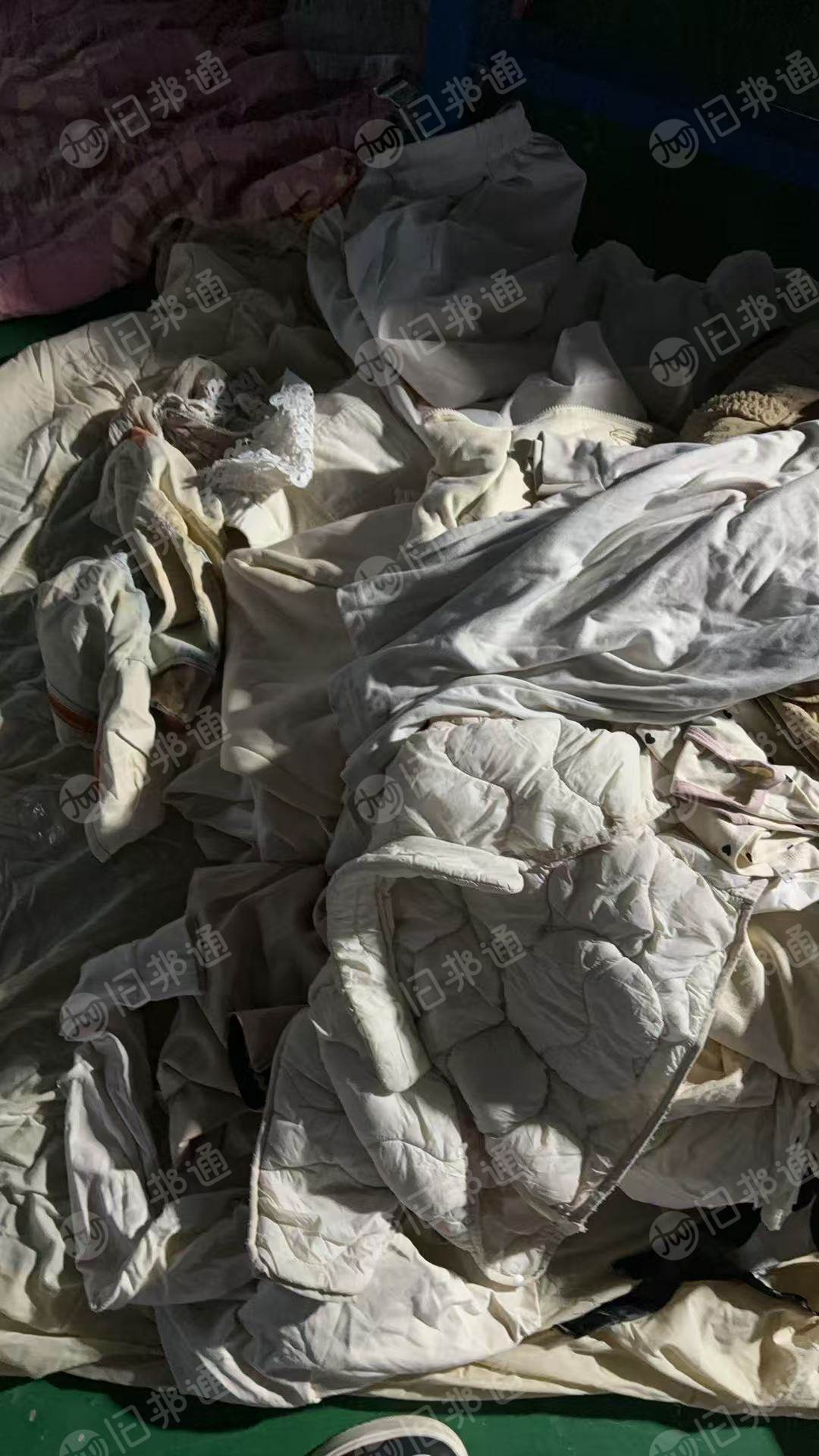 长期出售旧衣服白料，大白，开花料，月供30吨，厂在安徽六安