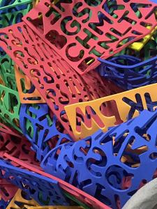 出售eva发泡料，彩色的，每月都有9.6一车