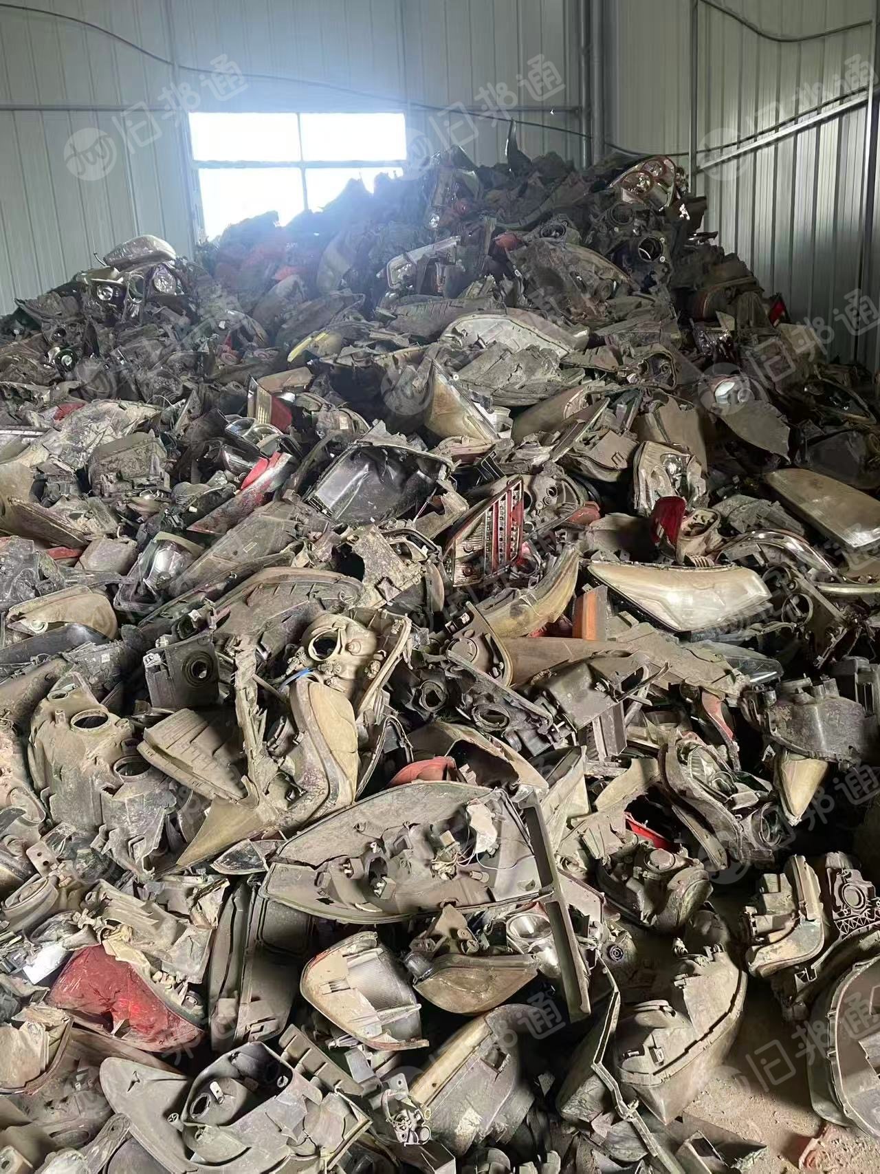 出售汽车前后灯毛料，现货一挂车