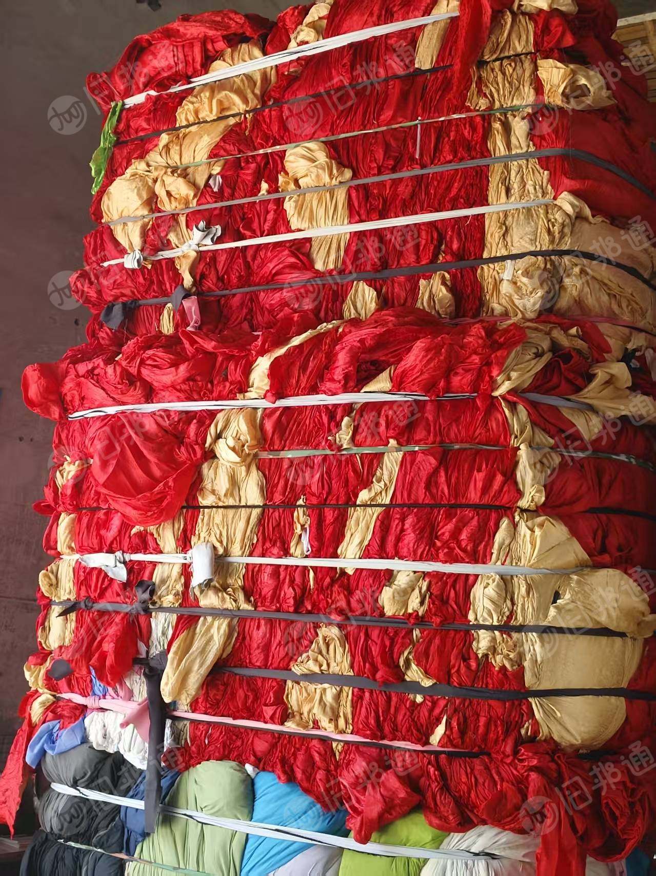 大量回收白色，黑色，浅色涤纶造粒料