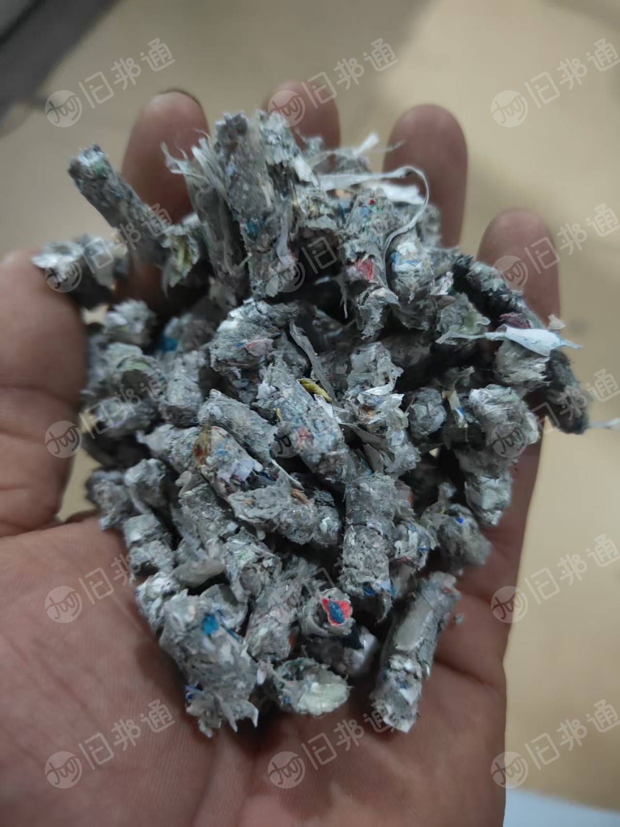 出售商标纸毛毛虫料，纸厂毛毛虫料，PE毛毛虫料，全漂，适合造粒、改性、填充等降低成本