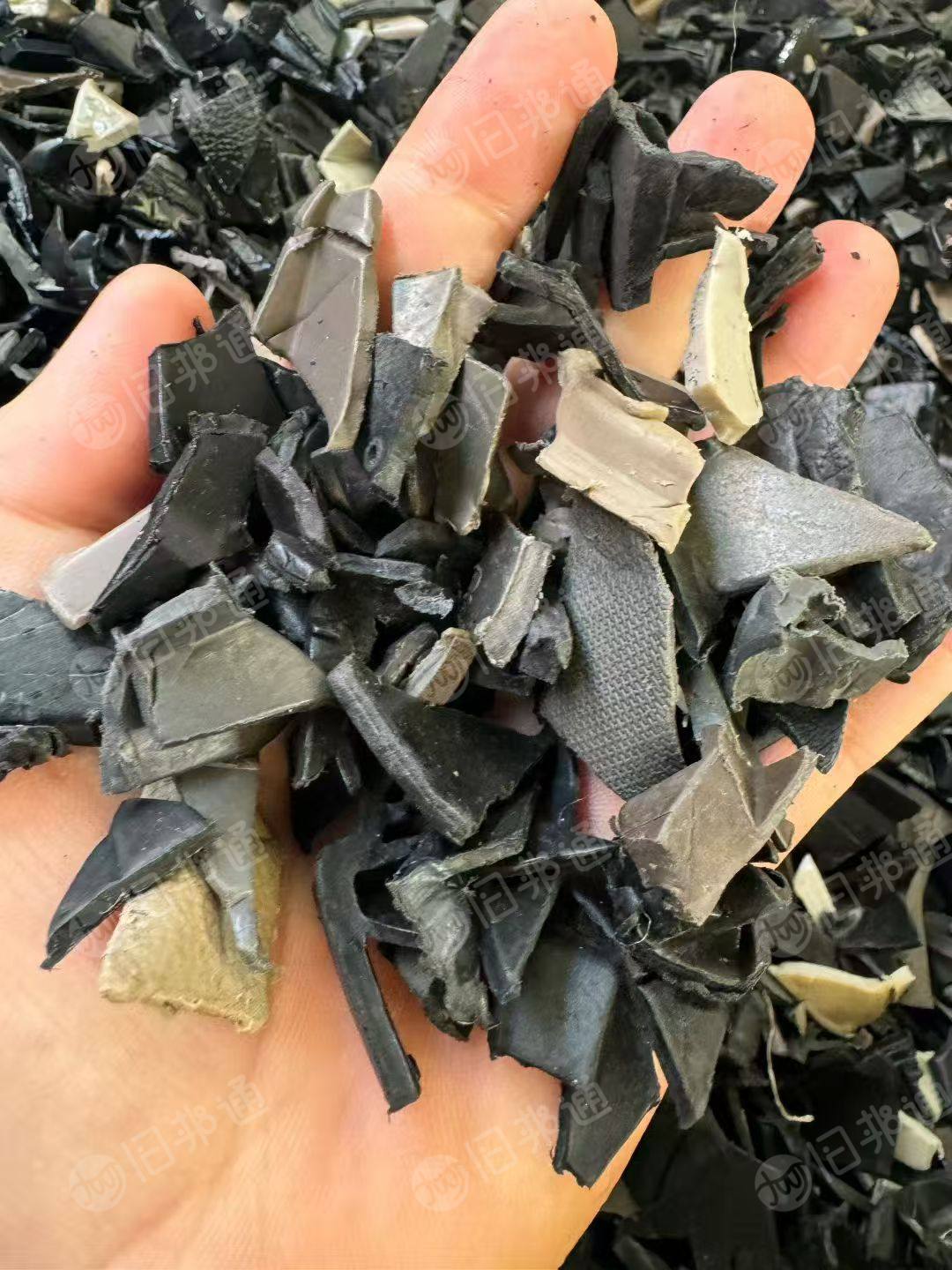 出售PP气囊盖破碎料，现货30吨