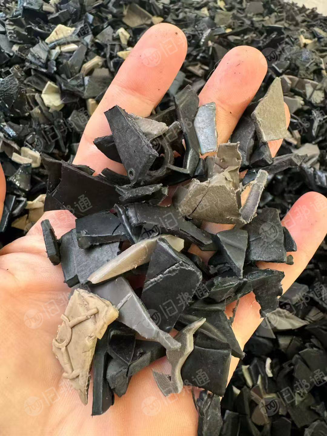 出售PP气囊盖破碎料，现货30吨