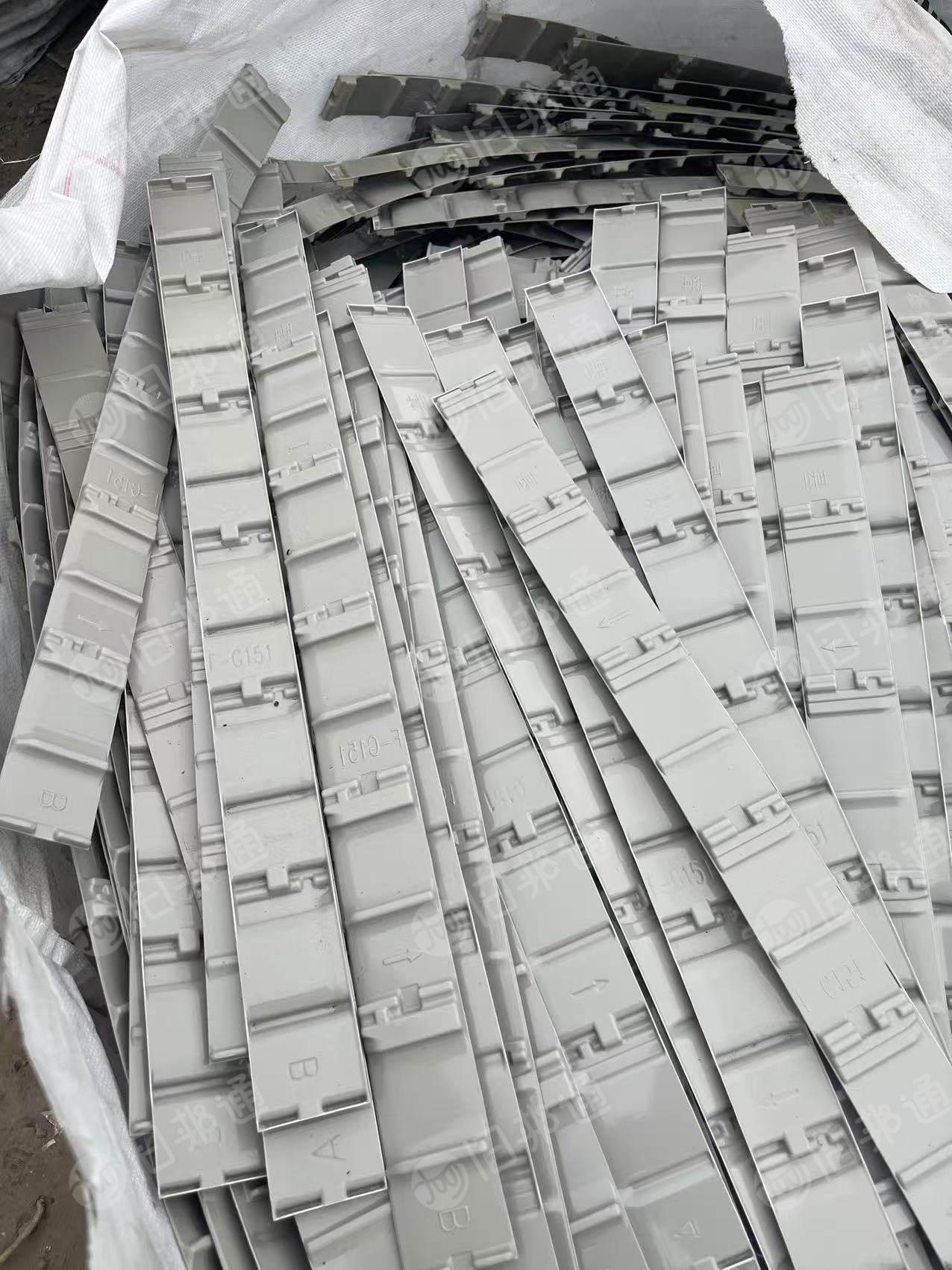 出售ABS破碎料，吸塑片破碎的，阻燃的，冲击18个，灰色的，现货38吨