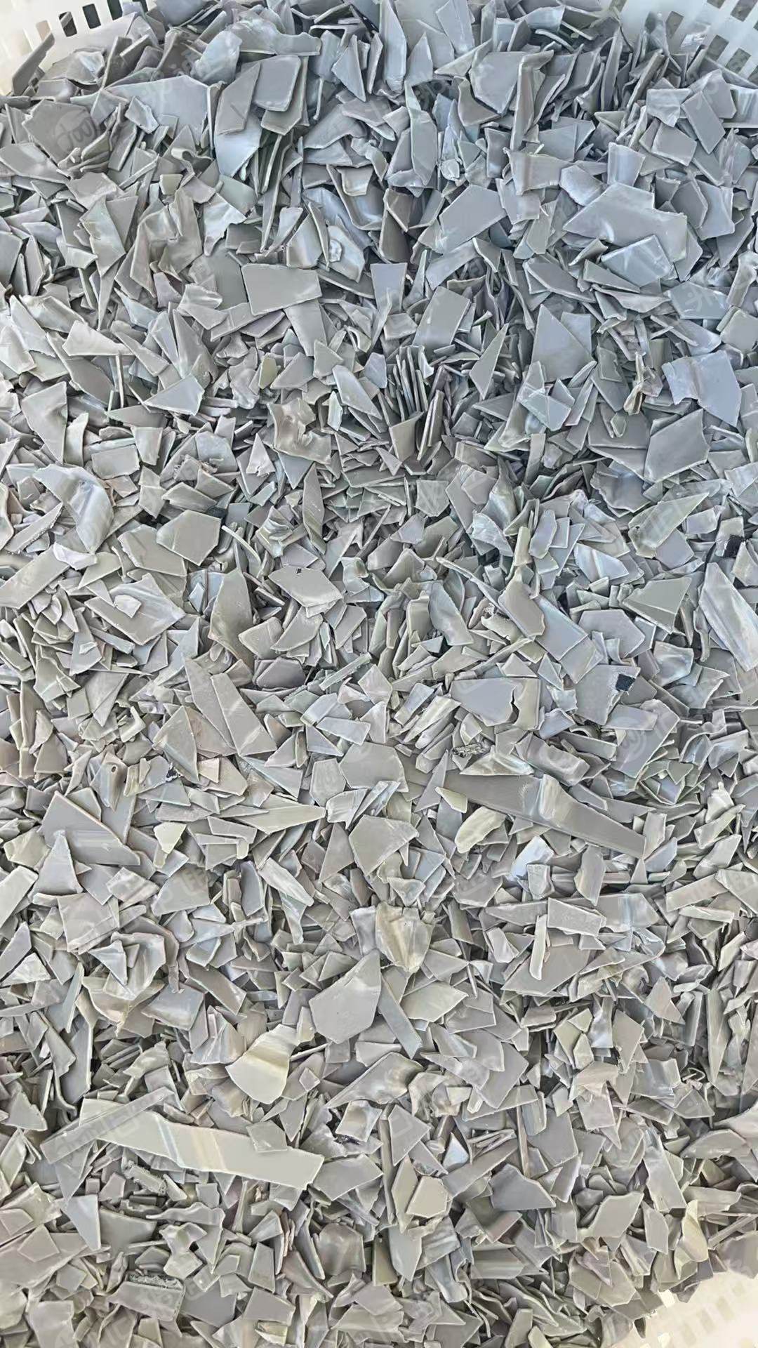 出售ABS破碎料，吸塑片破碎的，阻燃的，冲击18个，灰色的，现货38吨