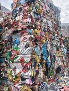 出售花丙压块，现货一挂车30多吨