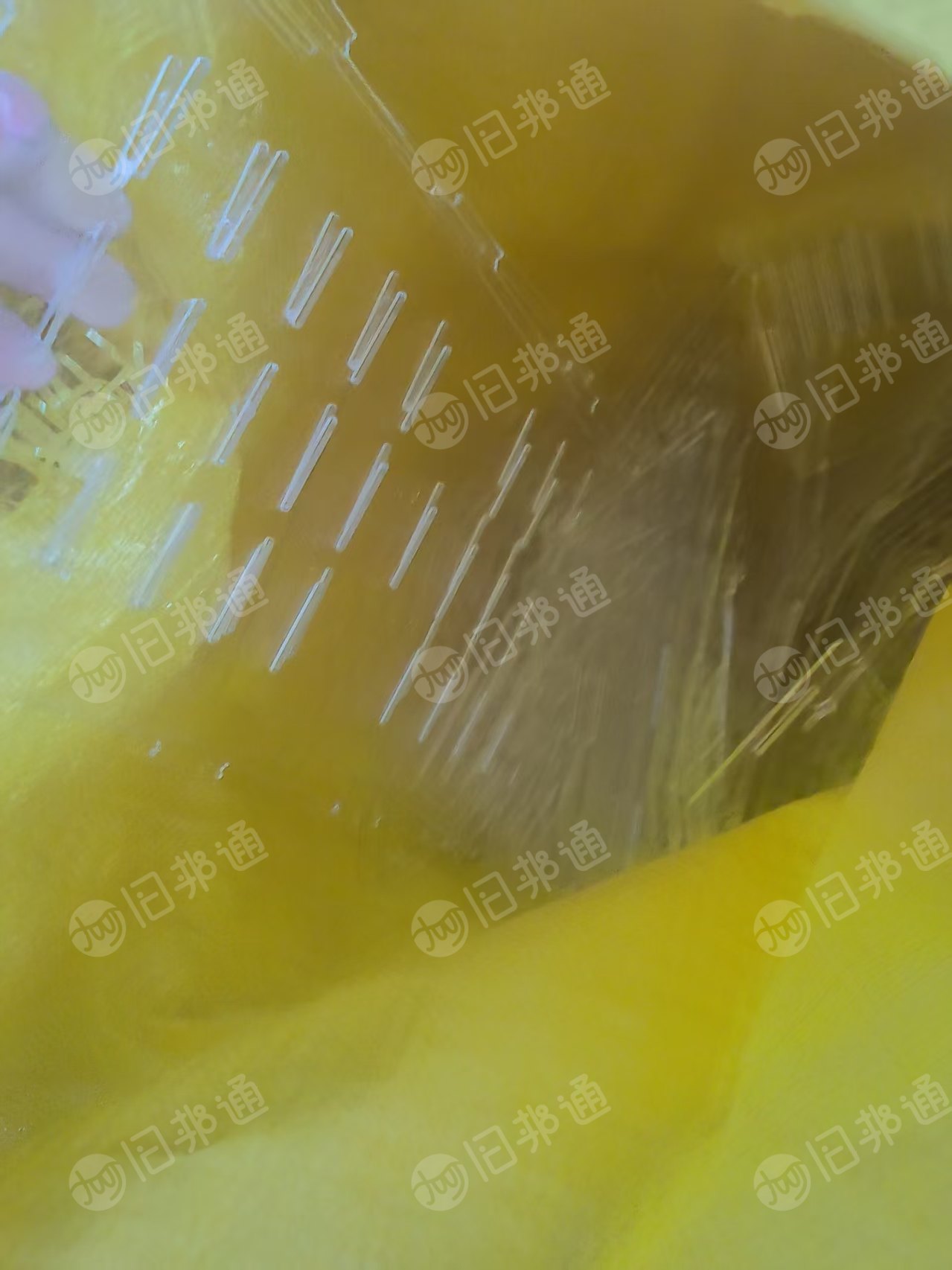 出售PS破碎料，有黑色的，白色的，透明的，阻燃的，环保的。主要是广告牌下来的。现货6/7吨