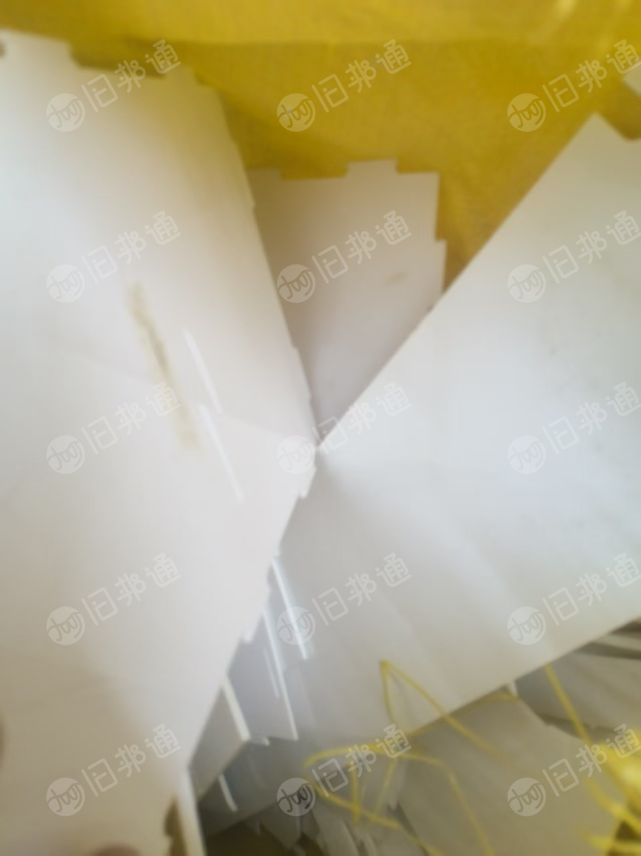 出售PS破碎料，有黑色的，白色的，透明的，阻燃的，环保的。主要是广告牌下来的。现货6/7吨