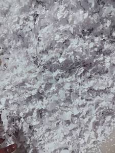 长期出售pvc中性墙纸破碎料