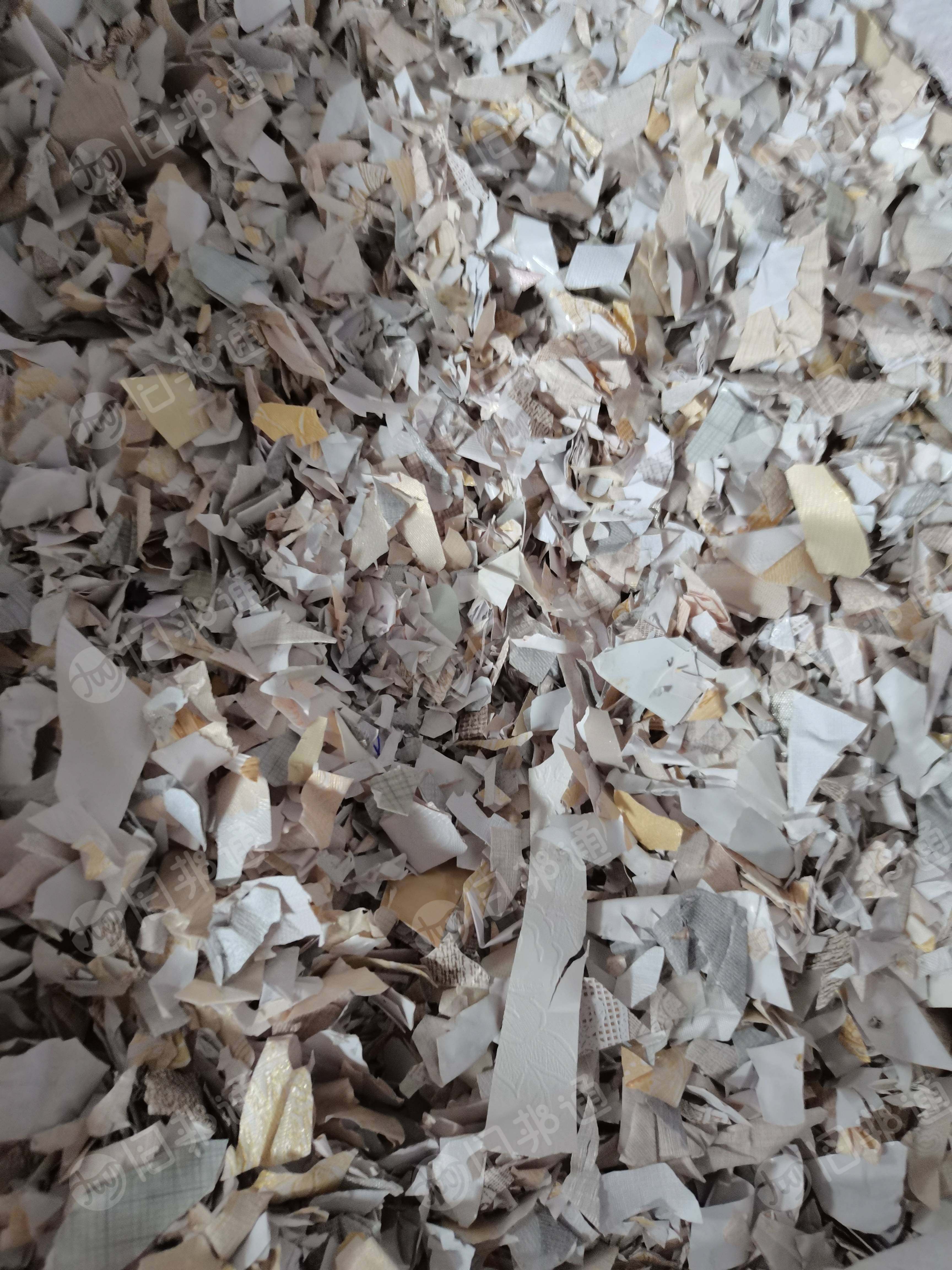 长期出售pvc中性墙纸破碎料