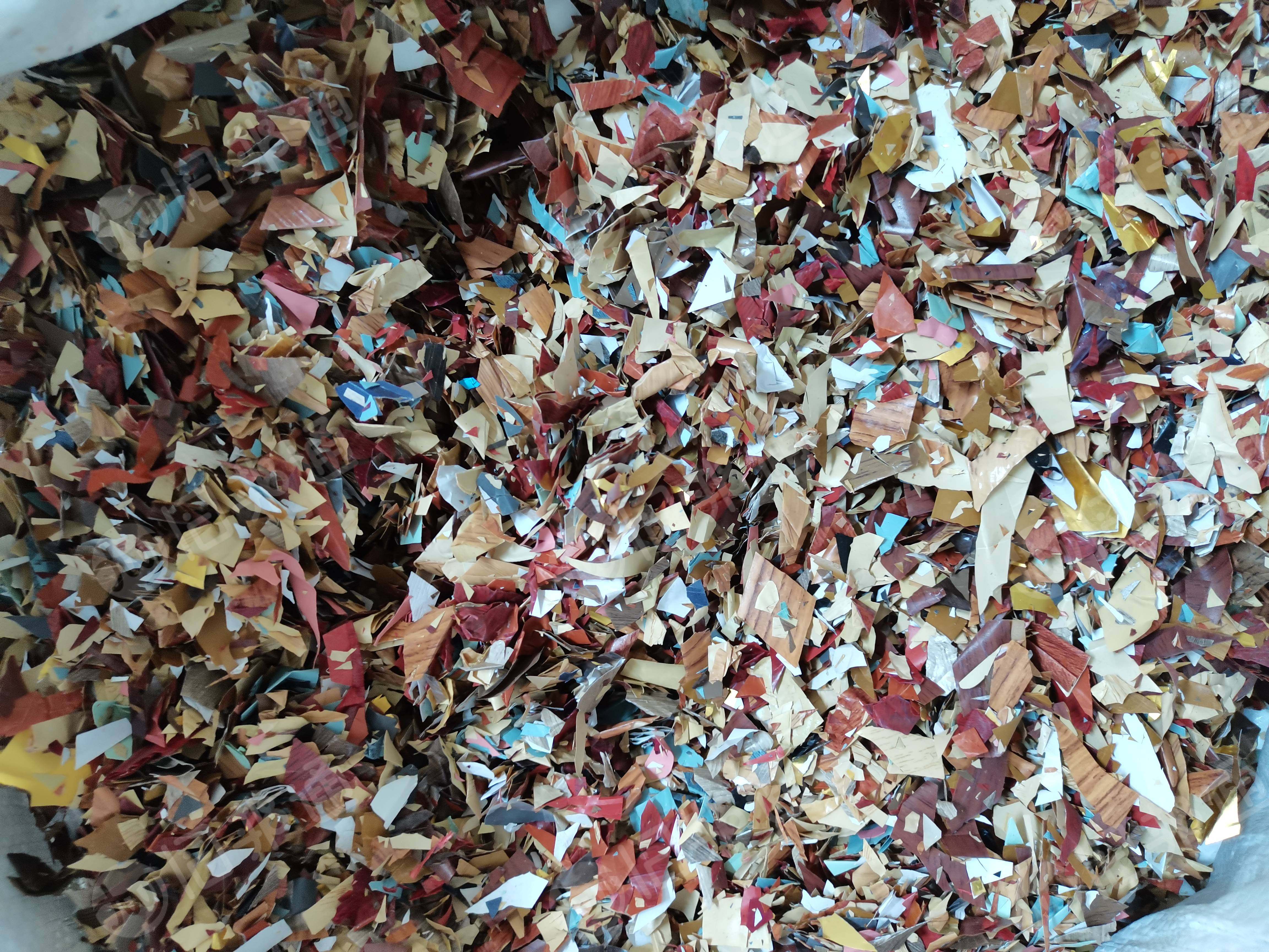 长期出售pvc中性墙纸破碎料