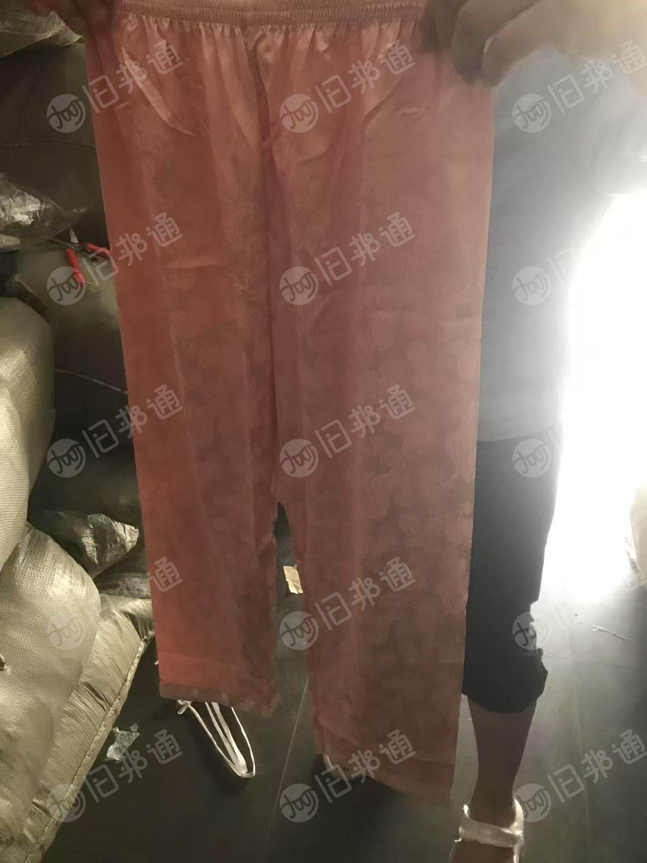 出售库存服装，库存睡衣，库存衣服现货有几千件，货在江苏苏州