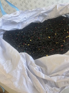 长期出售PVC电缆皮破碎料