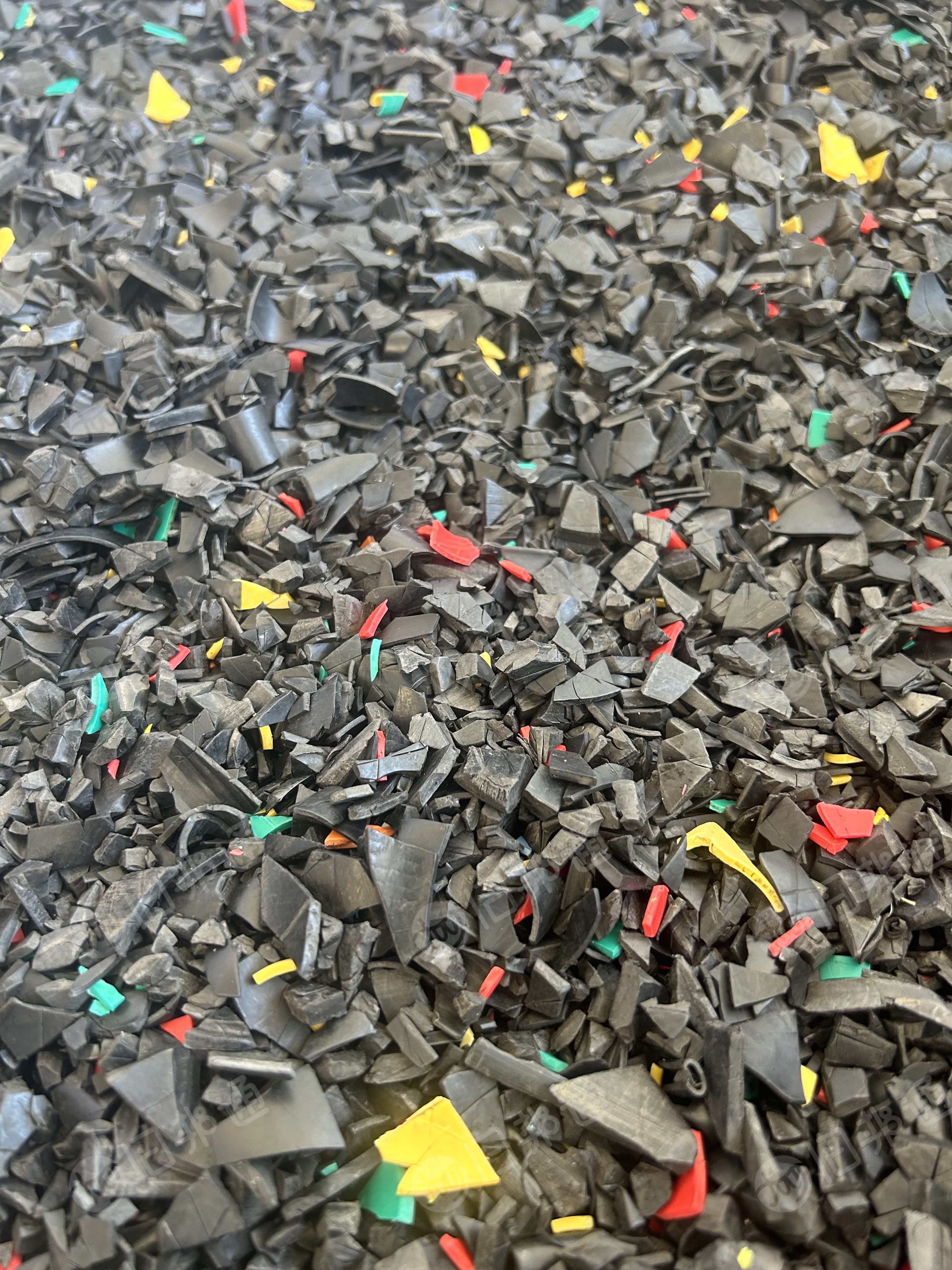 长期出售PVC电缆皮破碎料