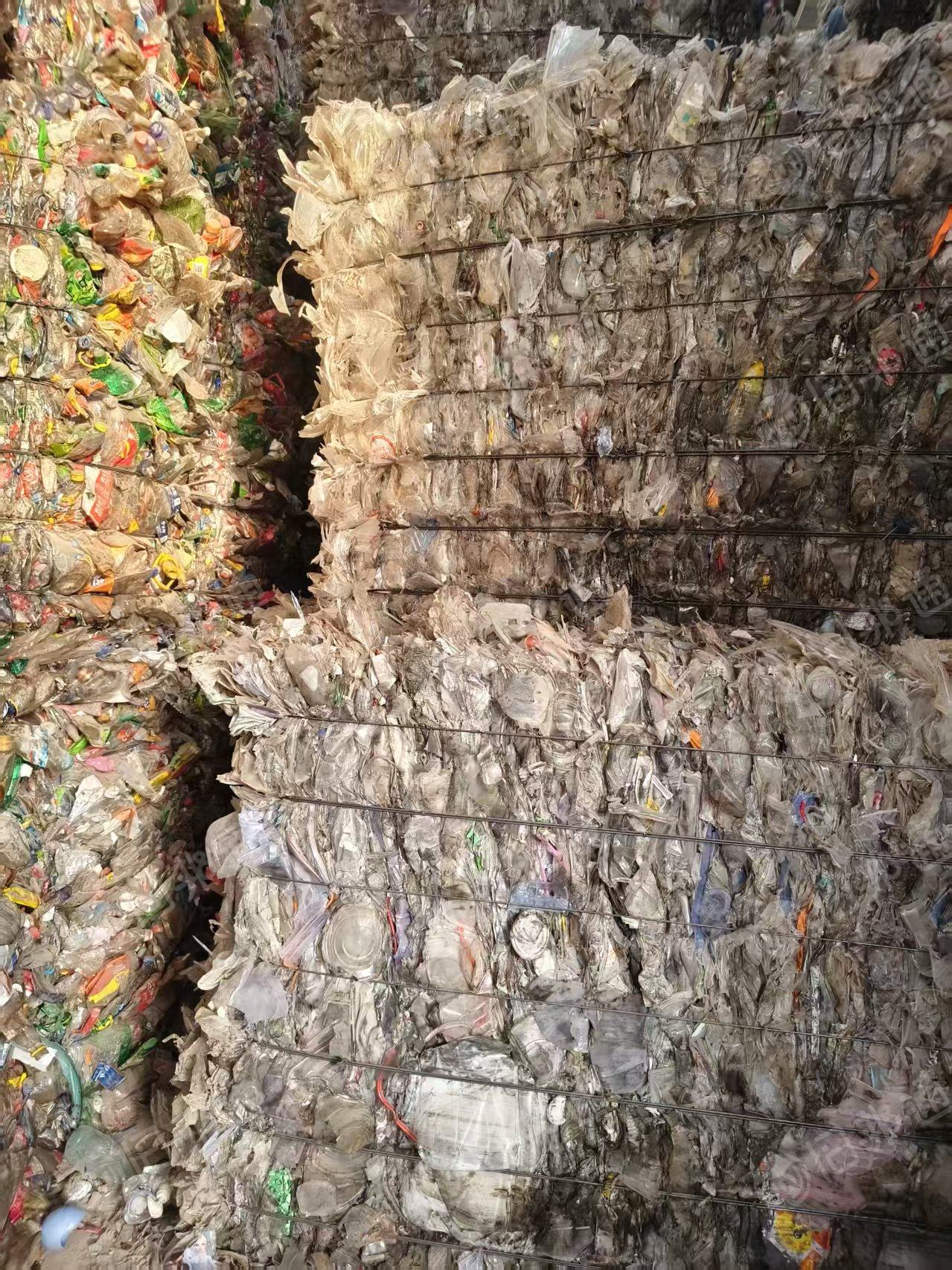 出售餐盒压块，现货32吨