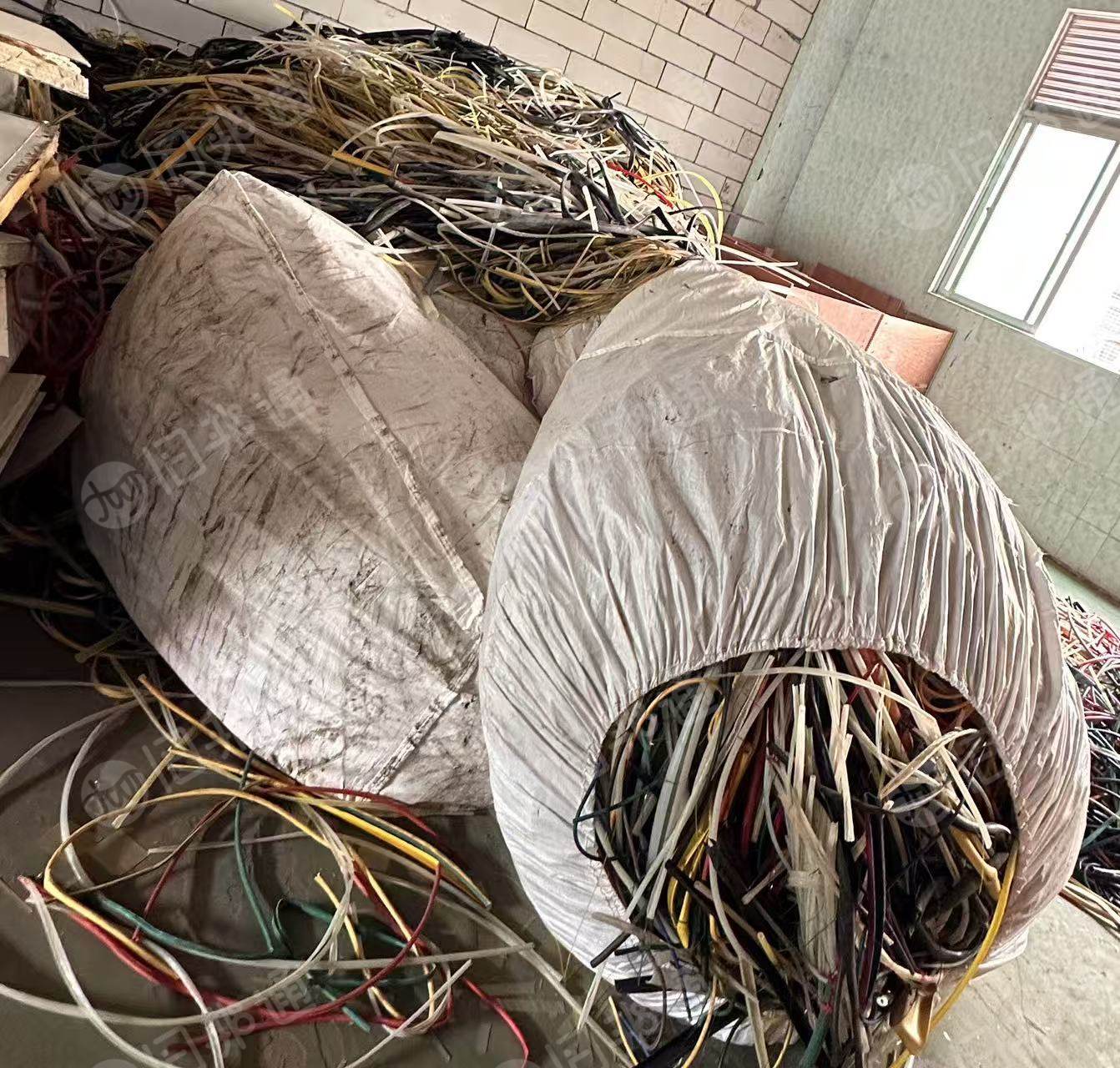 常年出售电缆皮毛料