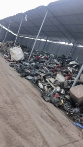 出售汽车大灯毛料，是汽车报废公司下来的，每个月都能拆2000量车