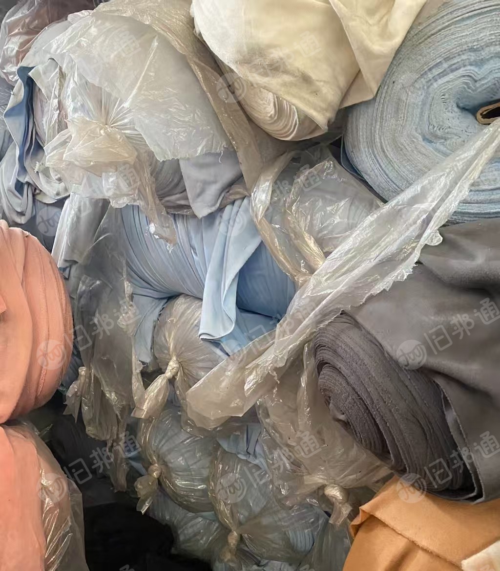 长期出售库存绒布，单面绒，仿超柔库存布，门幅克重不一，现货有四五吨，货在浙江绍兴