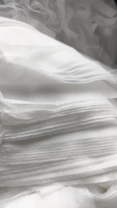 长期出售白色涤纶无纺布，无纺布边角料，月供40吨，货在浙江台州