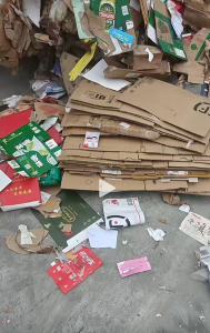 长期出售黄板纸压包料，A级纸和B级纸