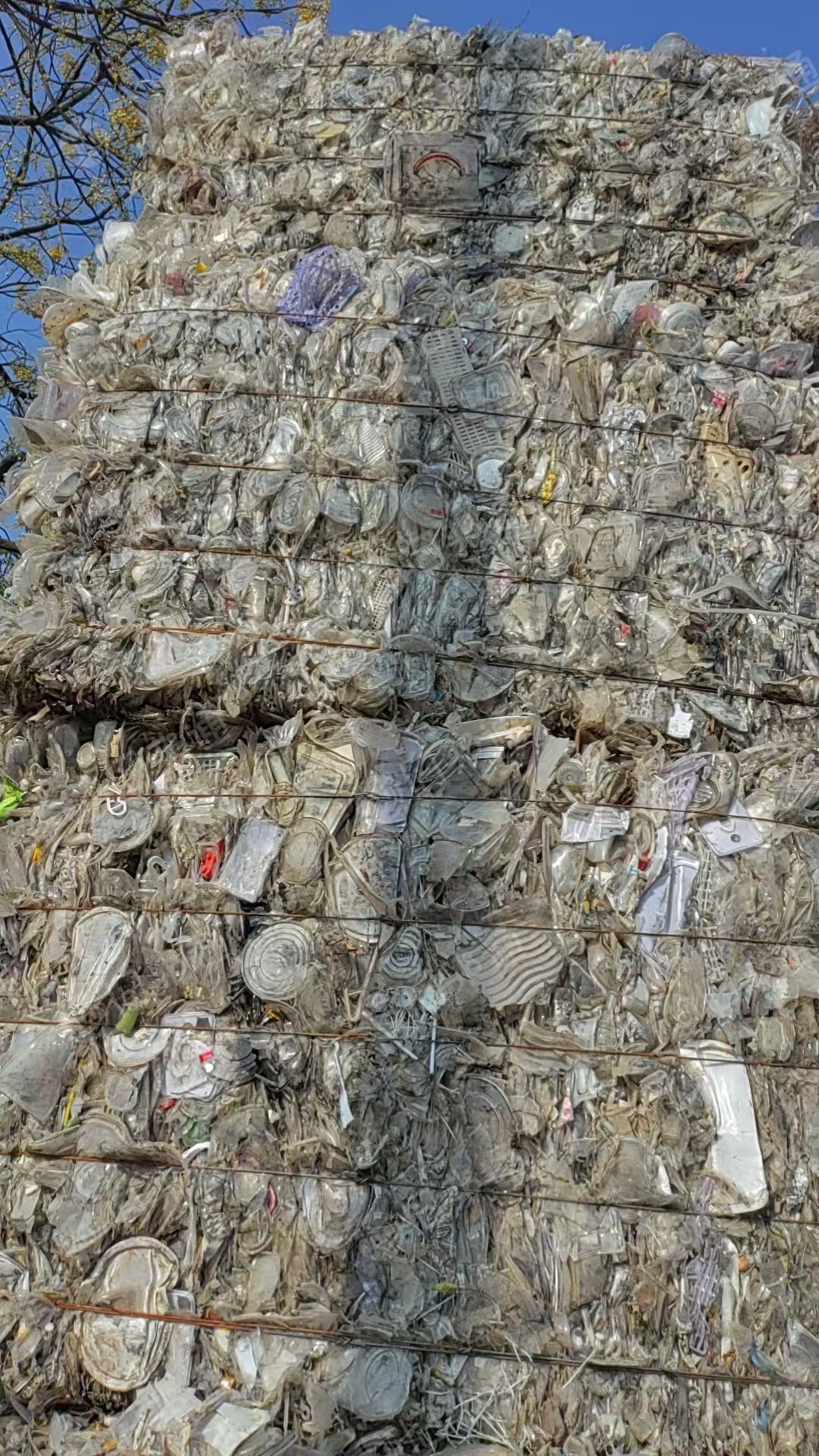 出售透明丙压块，饭盒压块，月供30吨