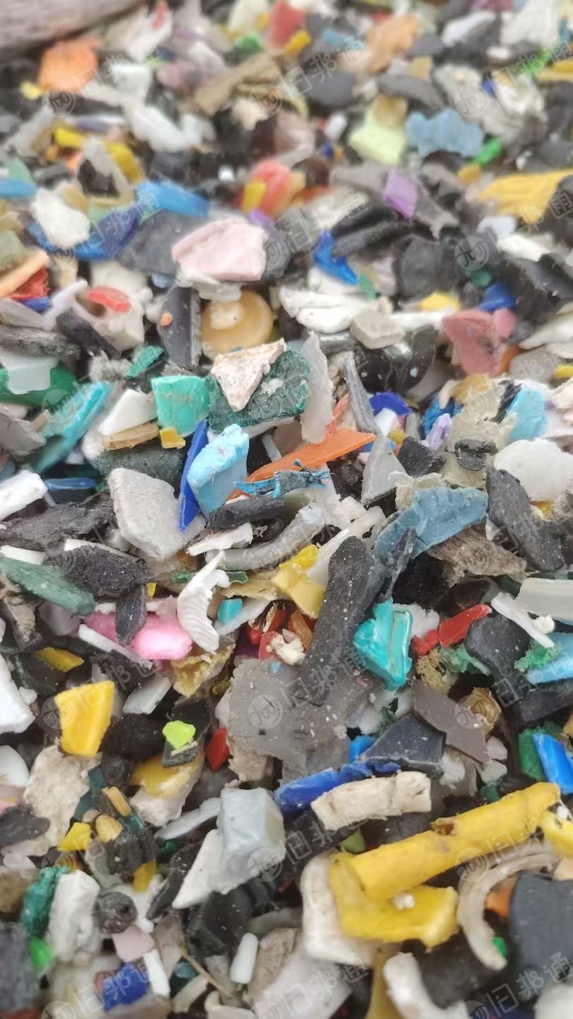 出售铁厂废塑料，漂沉打一起的，月供300吨