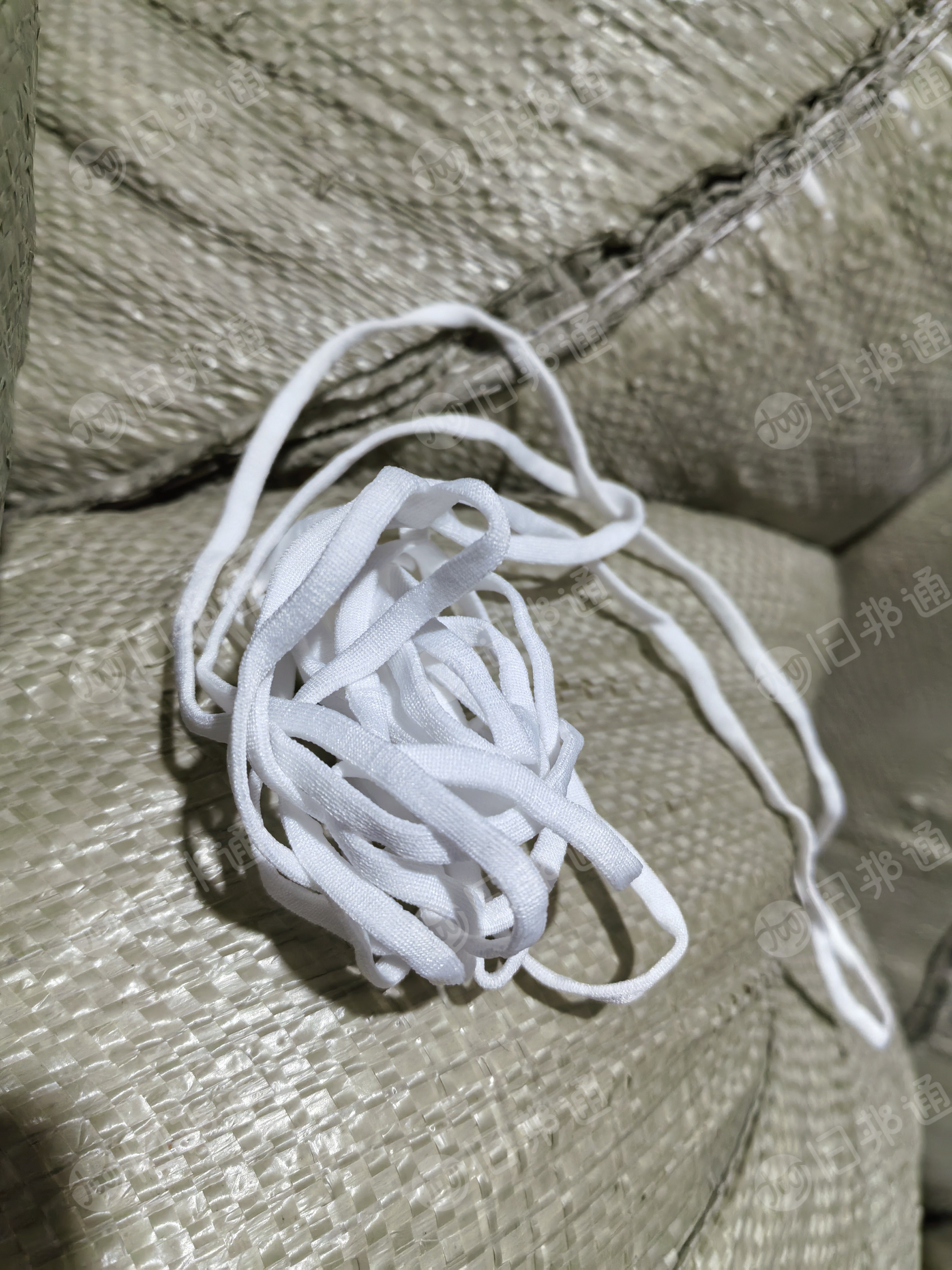 长期出售涤纶口罩绳，人工分拣过的，直接上机料，月供50吨