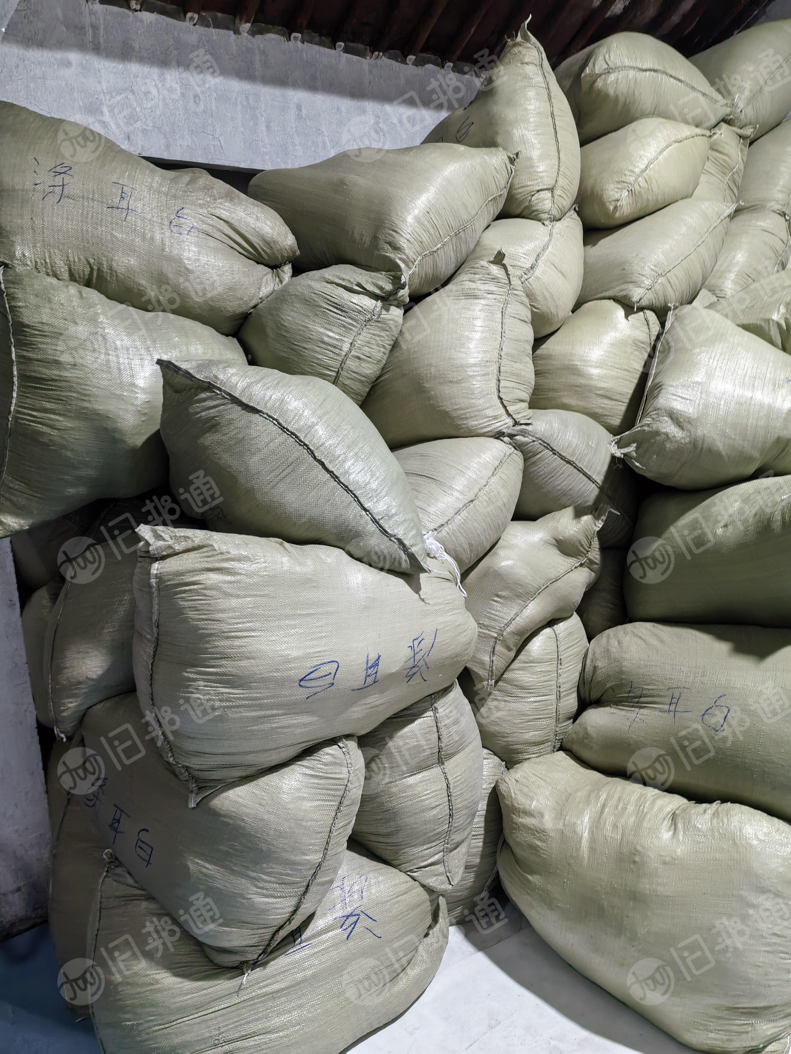 长期出售涤纶口罩绳，人工分拣过的，直接上机料，月供50吨