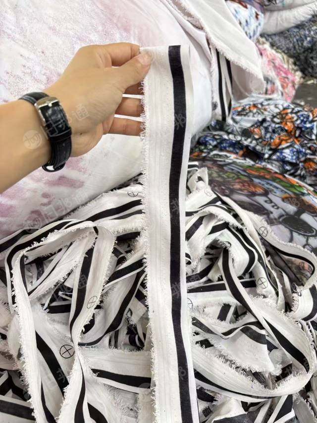 长期出售涤纶废布条，适合打绳、捆绑带，月供50吨左右