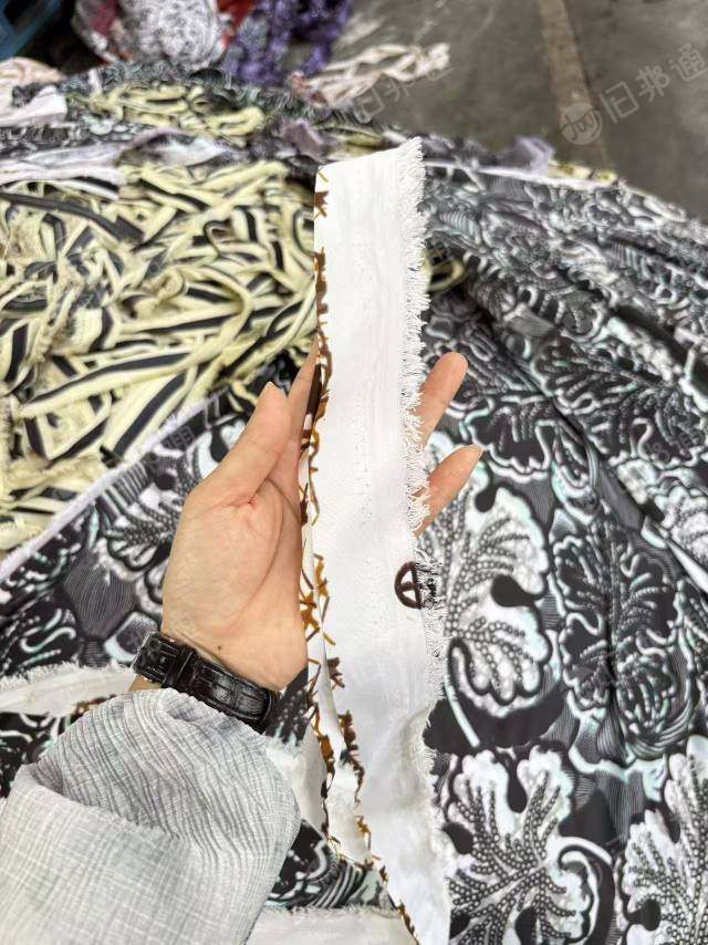 长期出售涤纶废布条，适合打绳、捆绑带，月供50吨左右