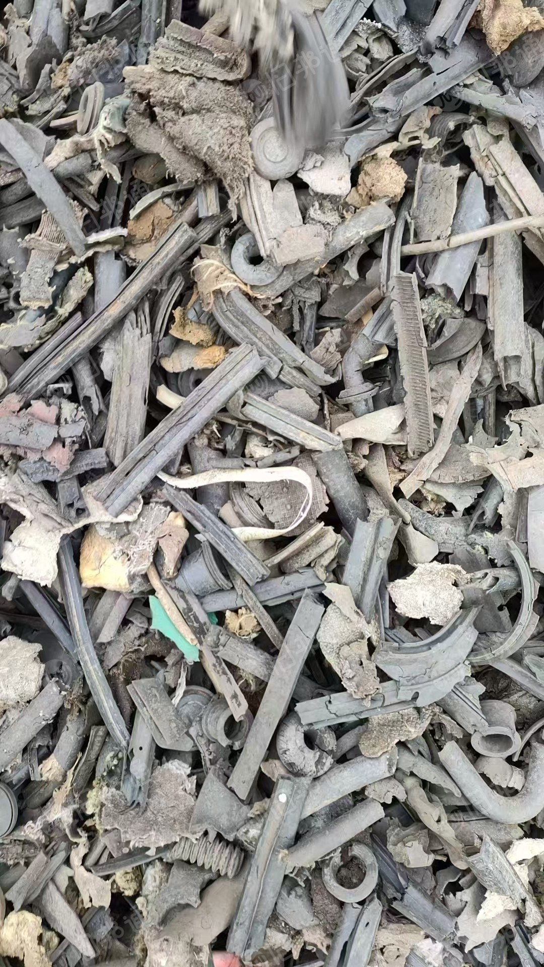 出售空风机抽出来的橡胶塑料混合废料