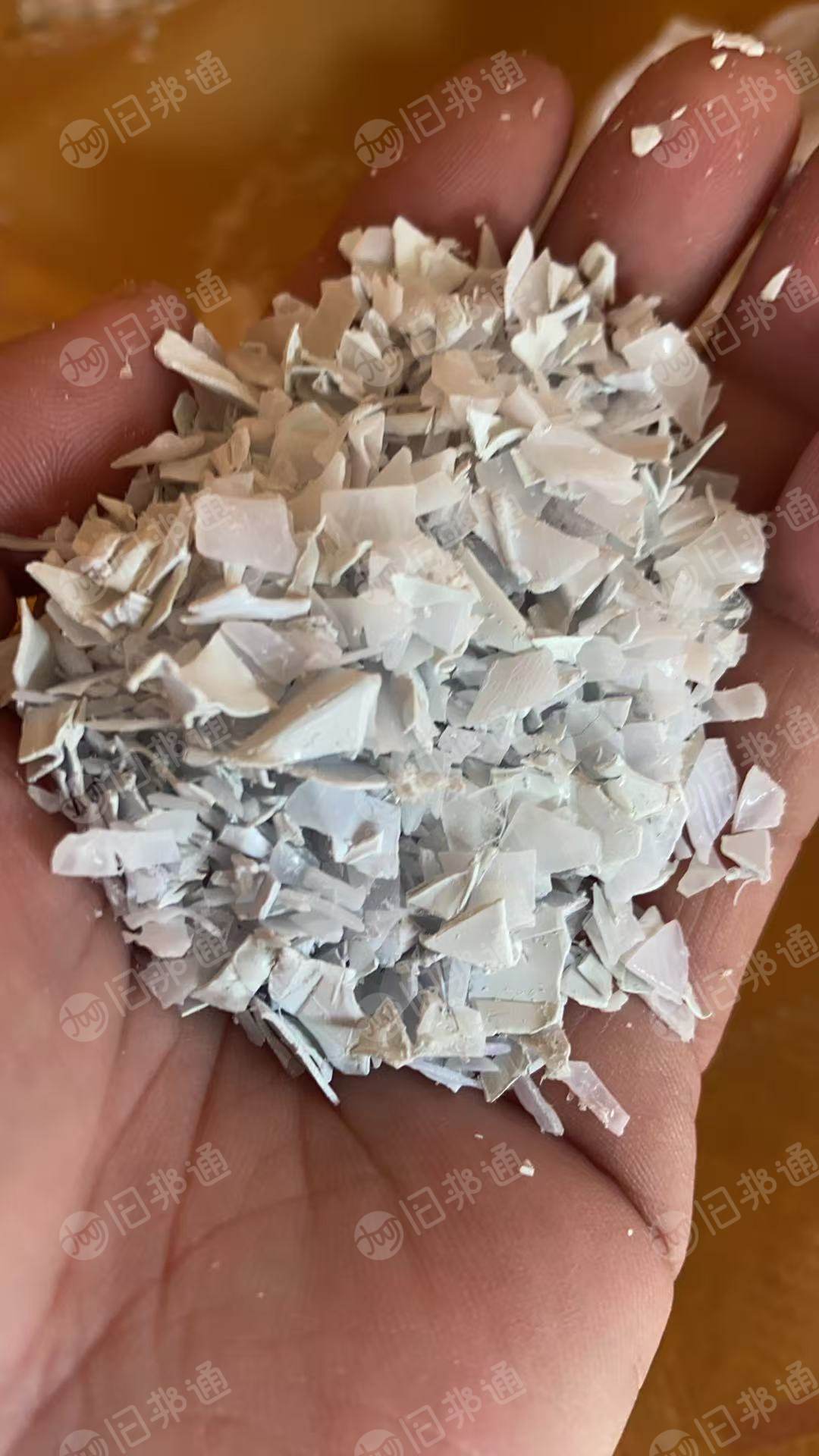 出售PC灯罩破碎料和PC机头料，没测过冲击，照明厂下来的，长期有货