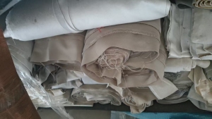 搬厂子处理墙布下脚料，麻布，涤纶的也有，有宽的也有窄的