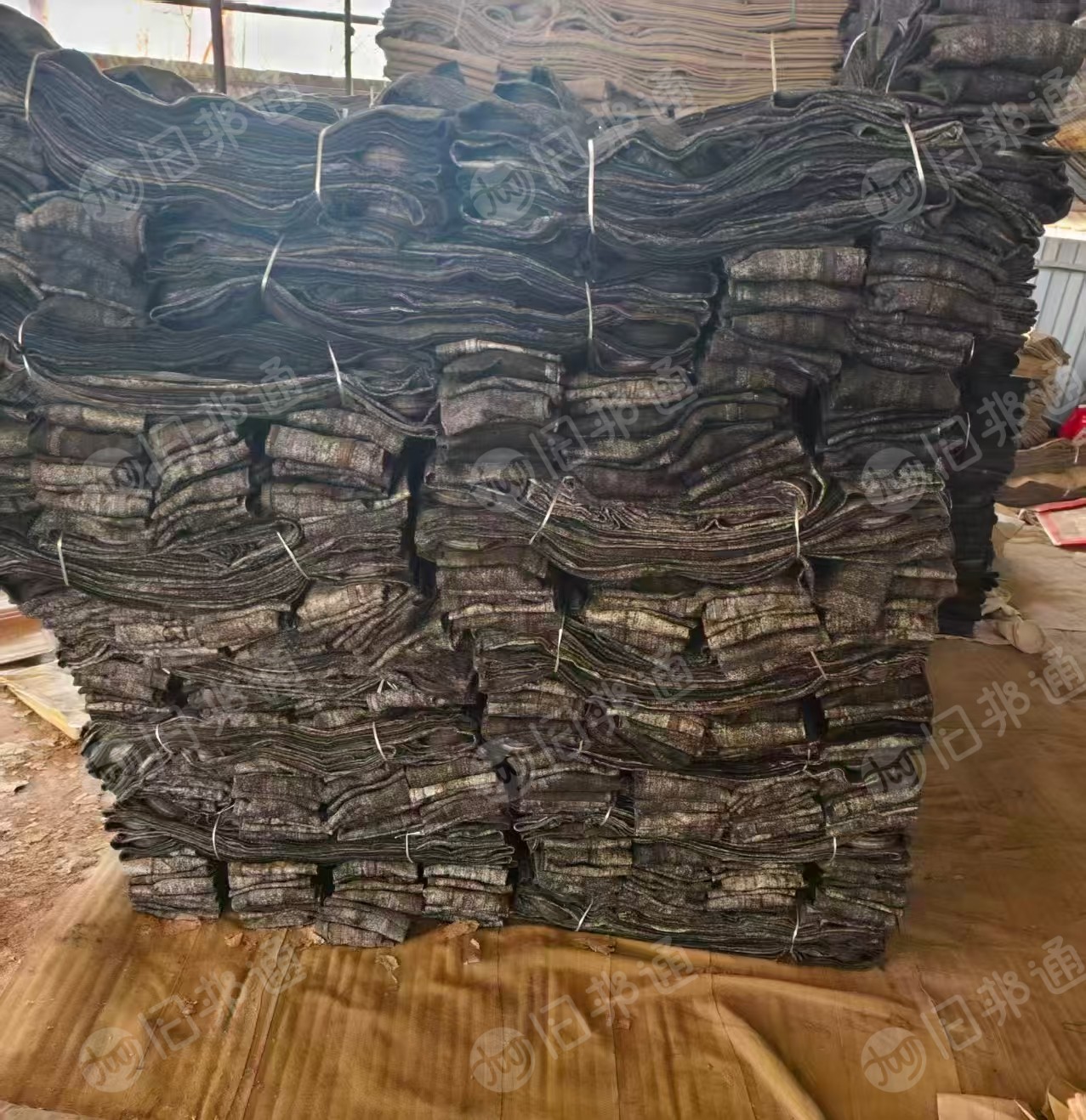 长期出售洗好的废旧除尘布袋，PTFE材质，也有PPS+PTFE混纺160×7500mm的，没洗的