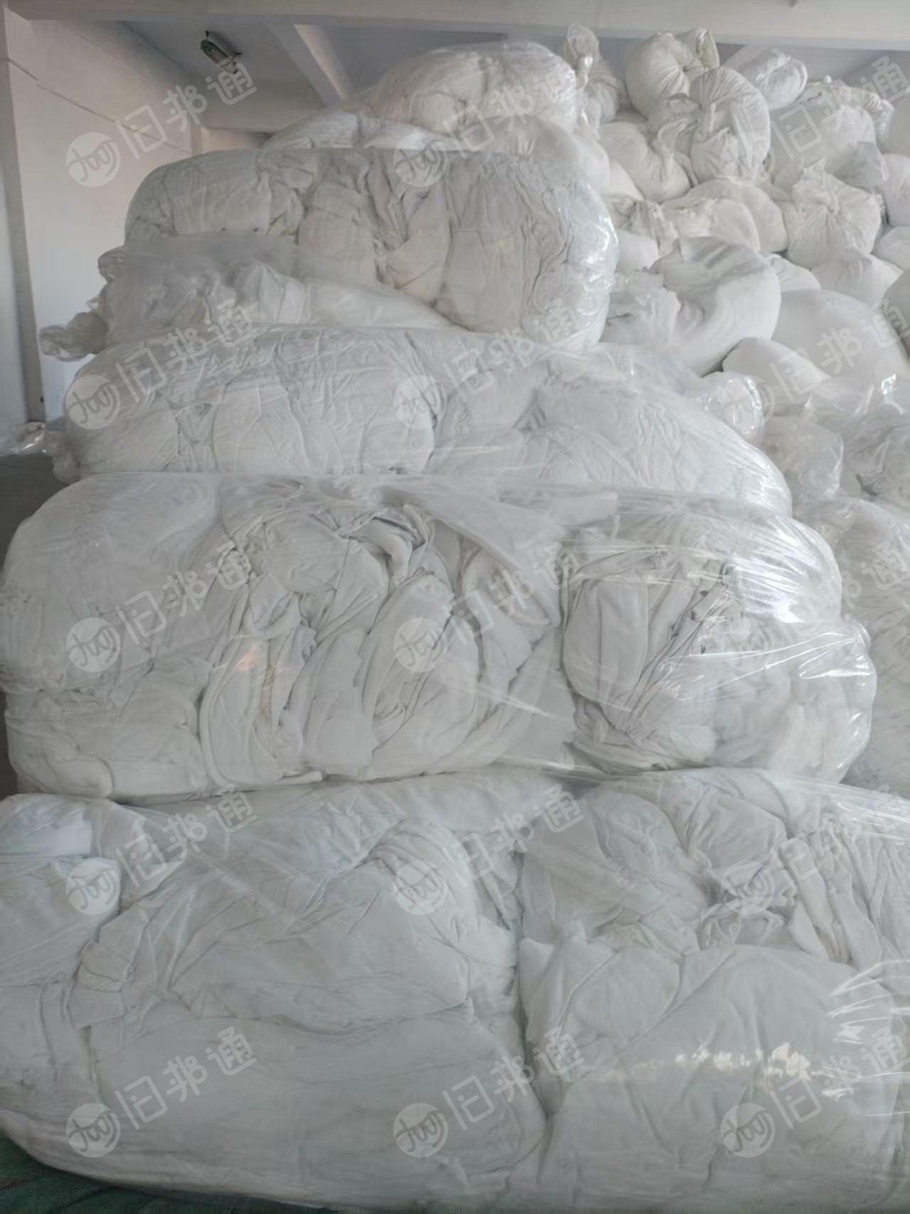 长期出售白色废布，涤氨锦氨混在一起，现货十几吨，开花用，货在福建福州