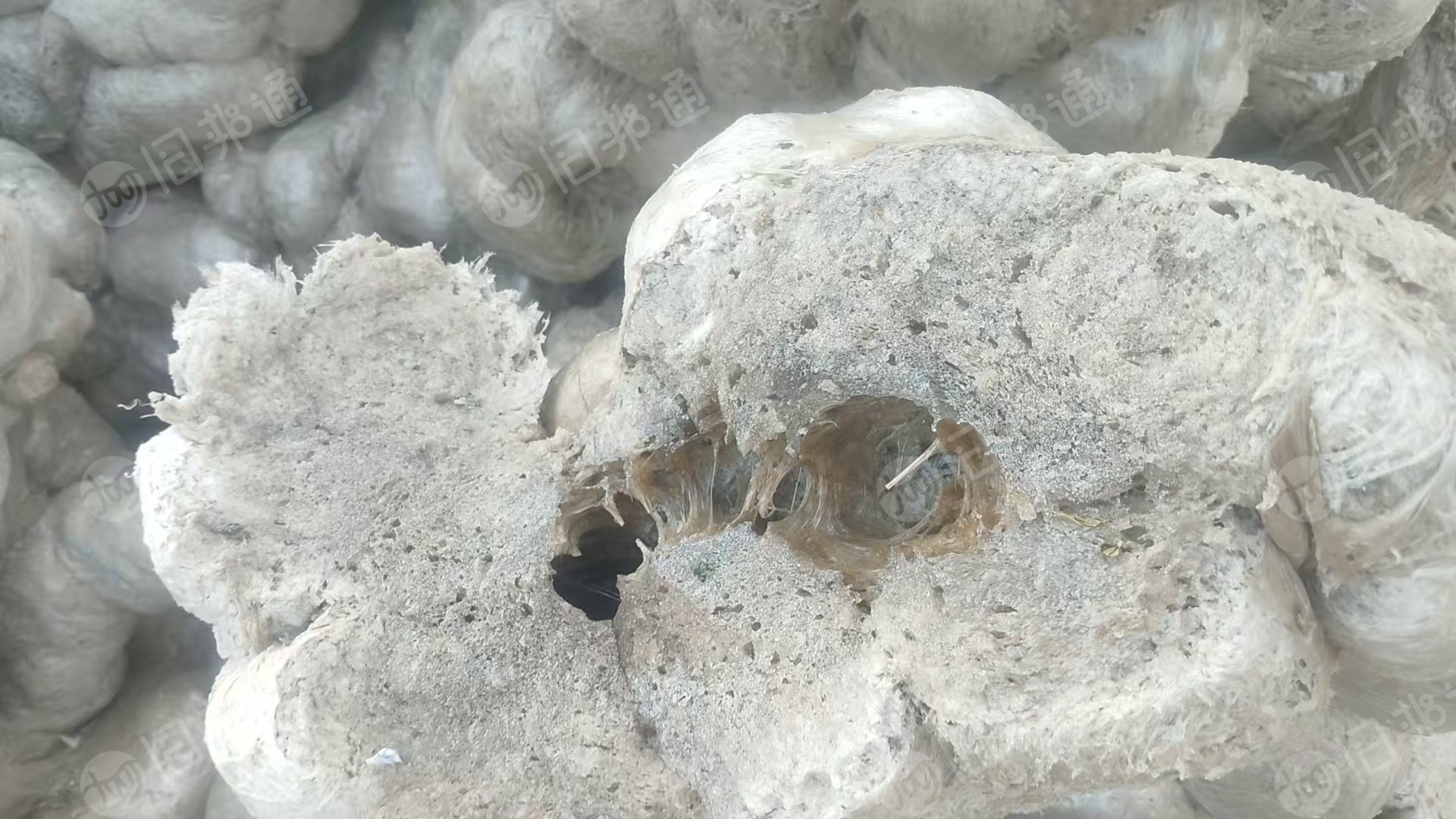 出售EPS热熔块，现货三四十吨，社会料做的