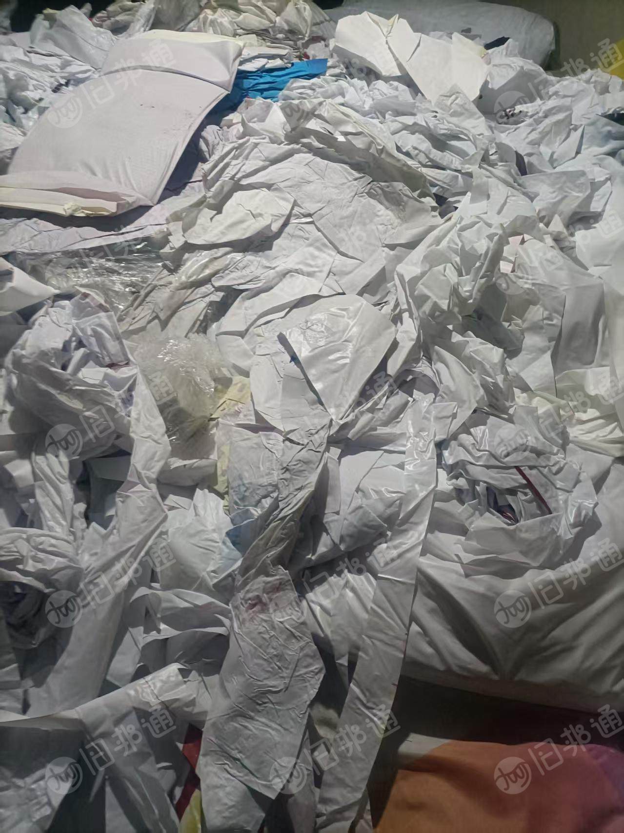 出售PVC软膜，广告公司下来的，做灯箱的下脚料，现货9.6米一车