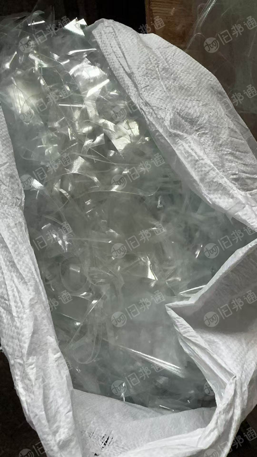 出售透明软质PVC边料，很干净的厂货，胶带厂下来的边料，不带胶，现货至少30吨