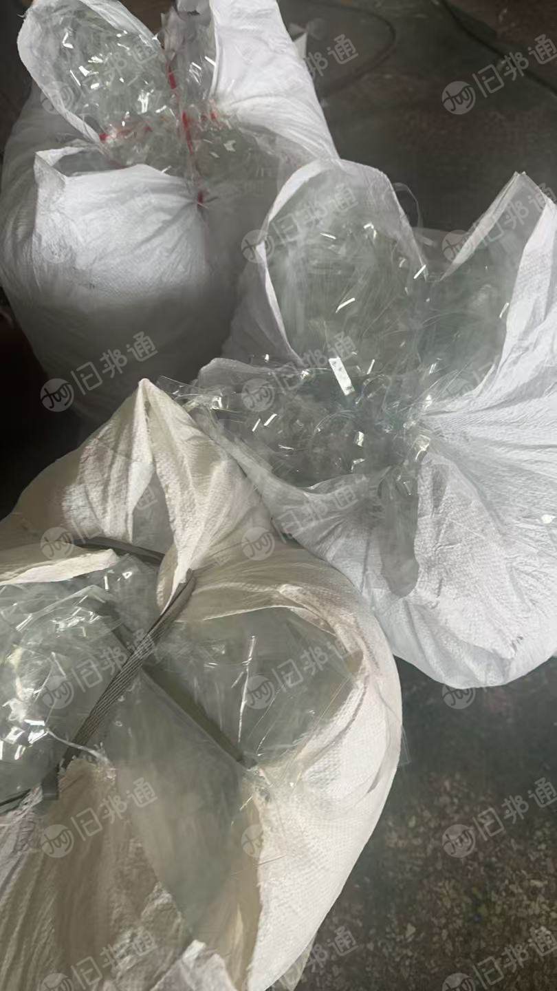 出售透明软质PVC边料，很干净的厂货，胶带厂下来的边料，不带胶，现货至少30吨