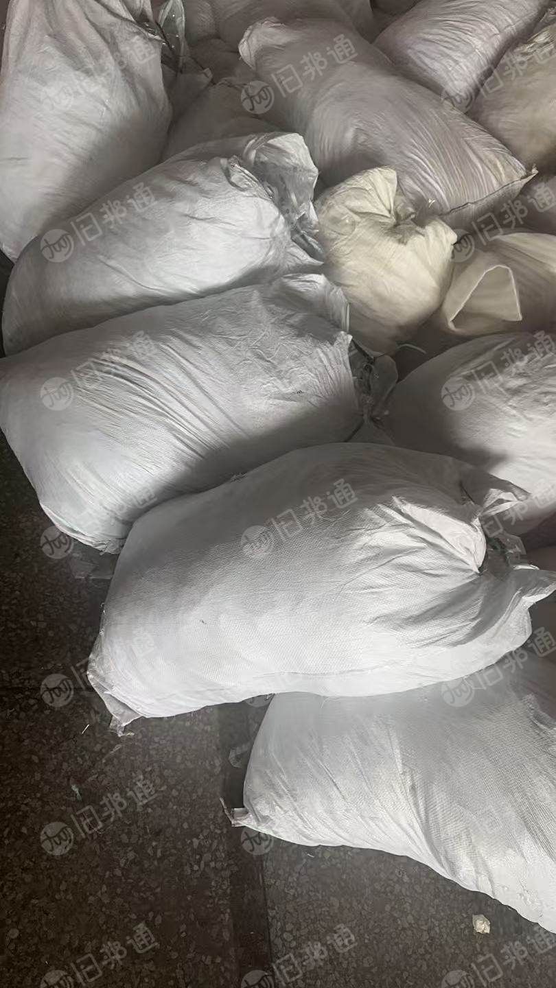 出售透明软质PVC边料，很干净的厂货，胶带厂下来的边料，不带胶，现货至少30吨