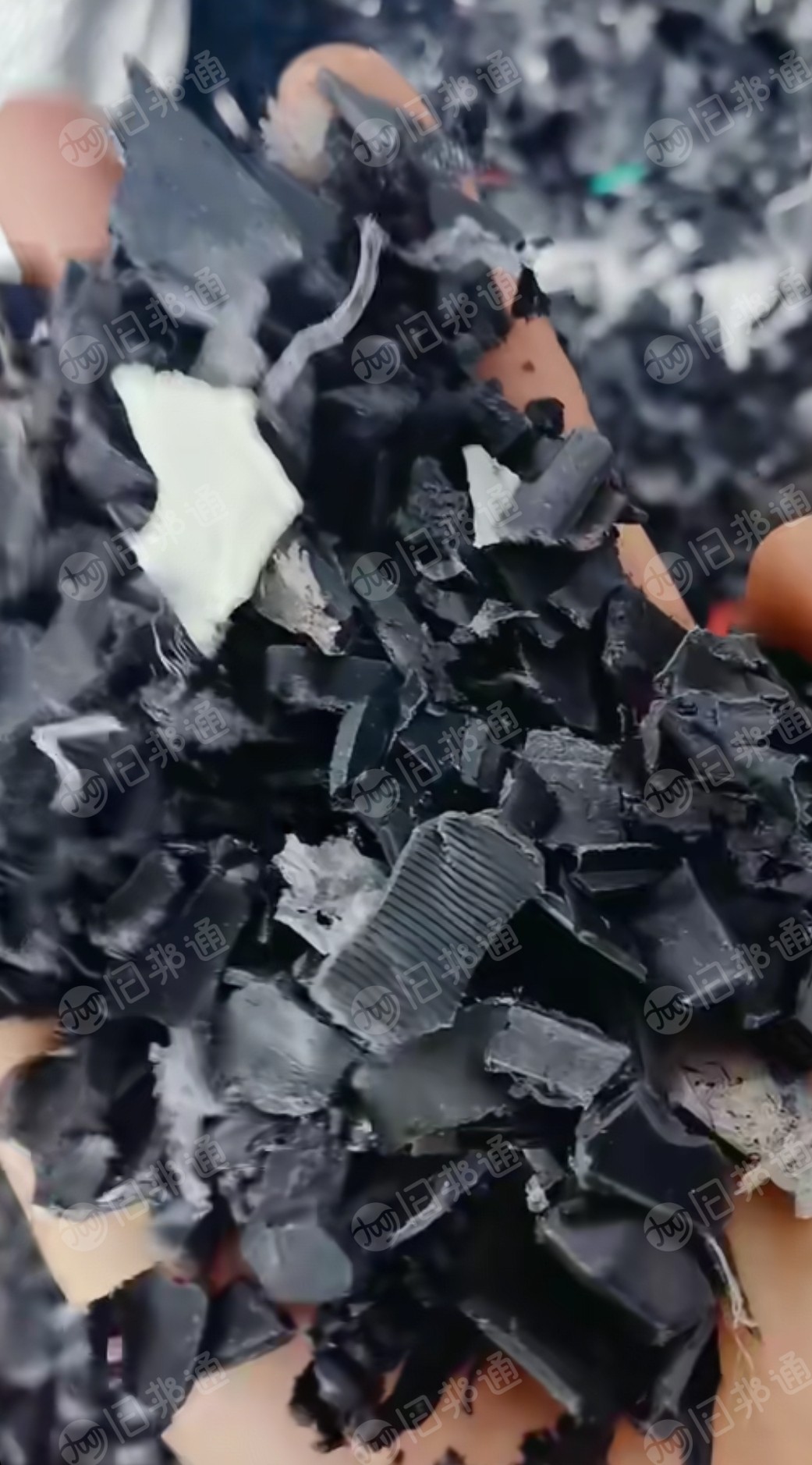 出售红蓝丙破碎料，黑丙破碎料，花丙破碎料