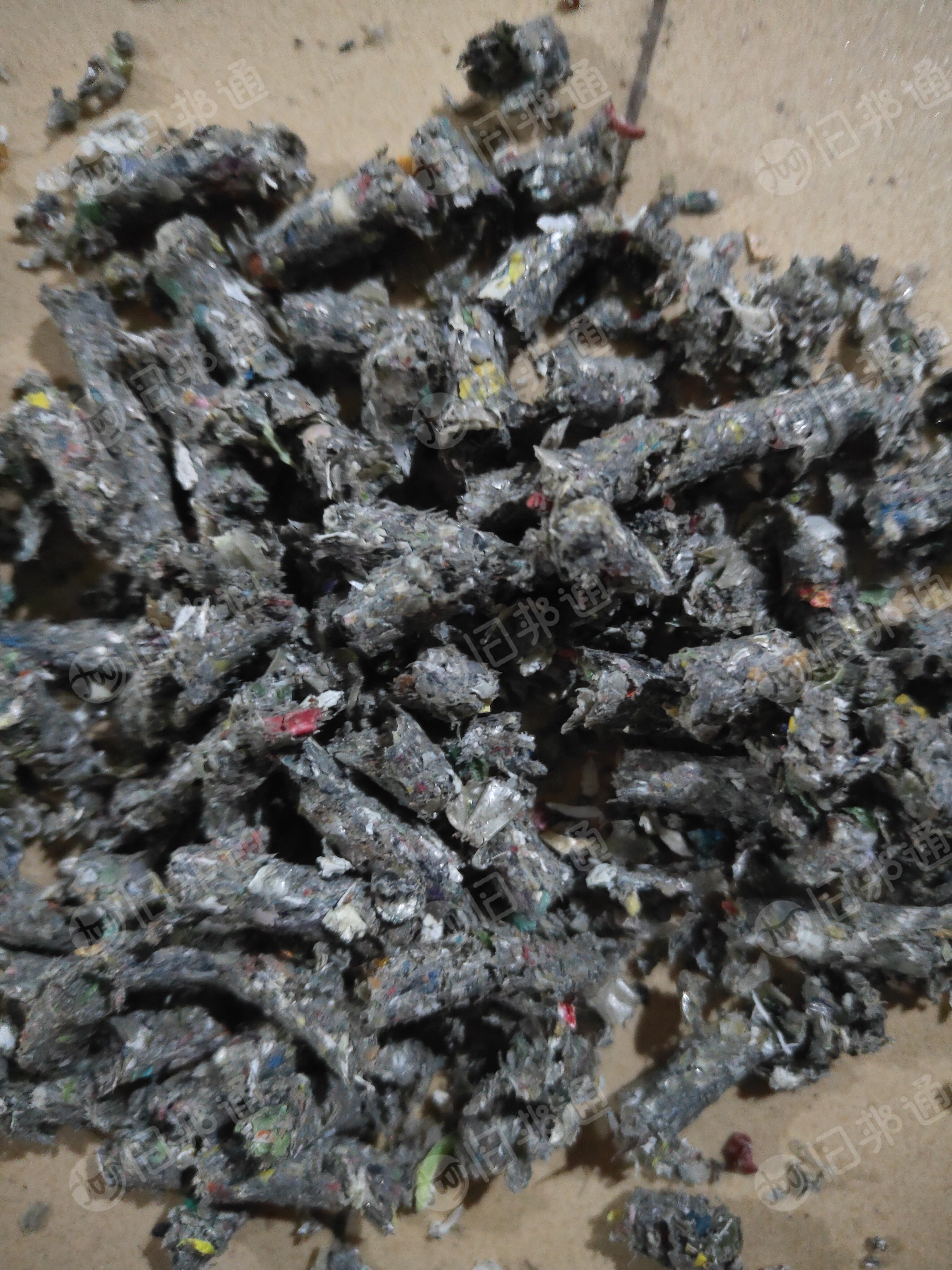 出售上漂的商标纸毛毛虫